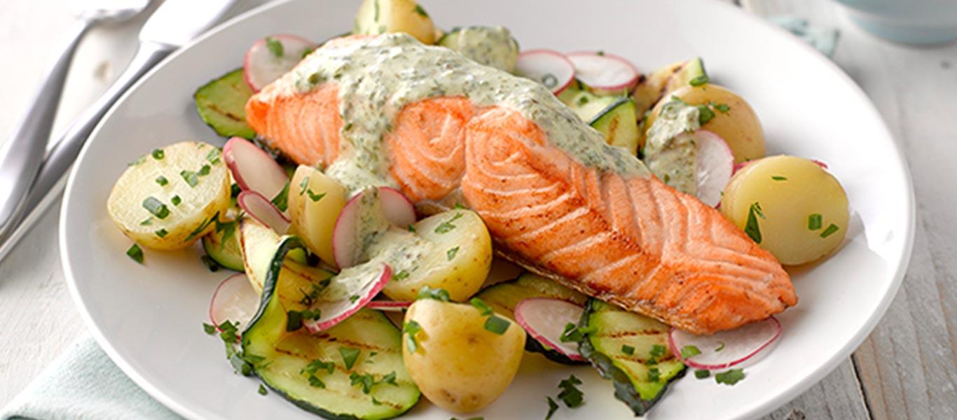 Salmon with Rocket & Crème Fraîche Dressing