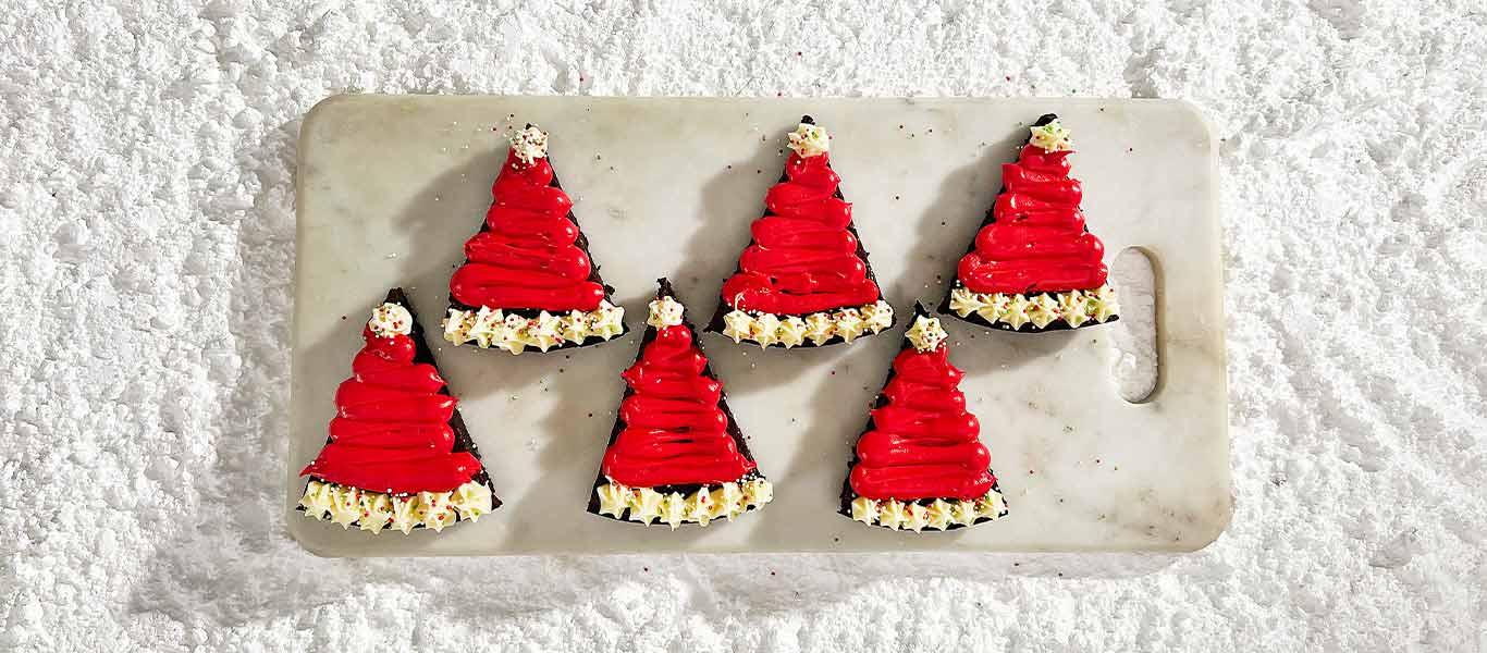 Santa Brownie Hats | Christmas Recipes